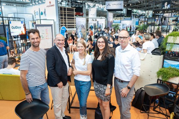 Die Jury v.l.n.r.: Stephan Grabmeier (Leiter strategische Partnerschaften Next Entrepreneurs), Ingmar Behrens (Managing Director GCSC), Antje v. Dewitz (Geschäftsführerin Vaude), Moana Keiper (Projektleiterin xStarters), Holger Feist (Chief Strategy Officer Messe München)