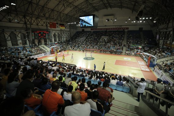 Das Team von ALBA Berlin bei einem Testspiel in China.