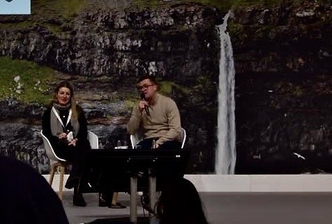 Friederike Haal und Steve Carmody auf der Green Stage der ISPO Munich 2024