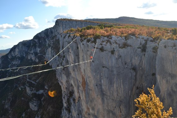 Friedrich „Friedi“ Kühne bei seinem Slackline-Weltrekord in Südfrankreich.