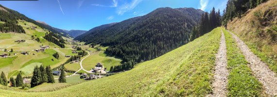 Per E-Bike oder Fahrrad lässt sich das Innervillgratental am besten erkunden.