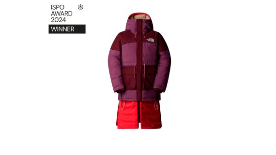 Rote Jacke mit Award Winner Titel 