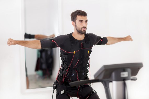 EMS – Krafttraining mit Strom zur Muskel-Stimulation 