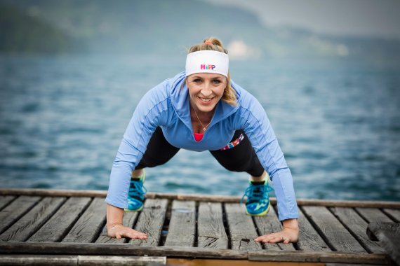 Neben dem Skaten macht Anni Friesinger-Postma Core-Training: Liegestütze, Sit-ups, Sprünge, Seitstütz und Co.