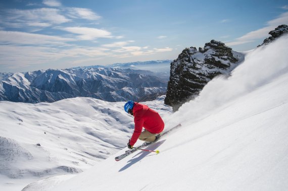 Das Cardrona Alpine Resort lädt seit 1980 neuseeländische Wintersport-Fans.