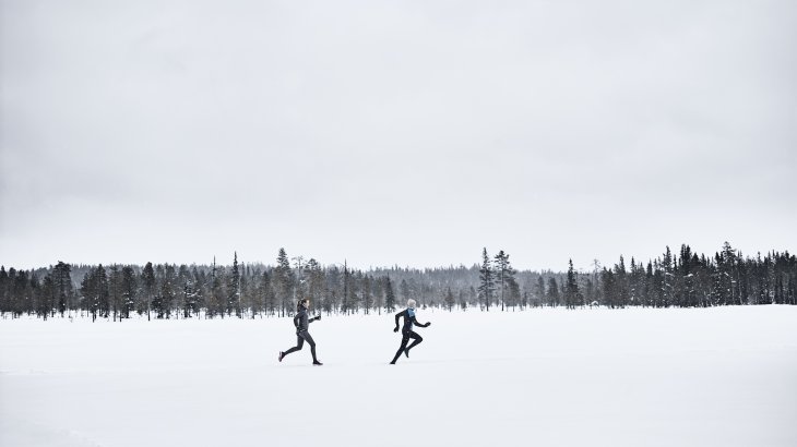 Jeden Tag ein bisschen Outdoor – ICEBUG möchte den Alltag gesünder und aktiver gestalten und entwickelt Schuhe, die es allen Menschen ermöglichen, die Natur während aller Jahreszeiten zu erkunden. Egal ob bei extremen Trailruns oder auf gemütlichen Winterspaziergängen. 