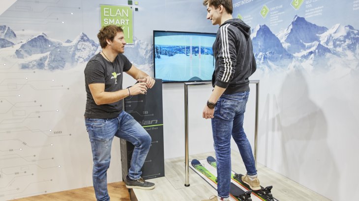 Try it out for yourself is almost everywhere. Here the feedback of the skis appears directly on the screen.