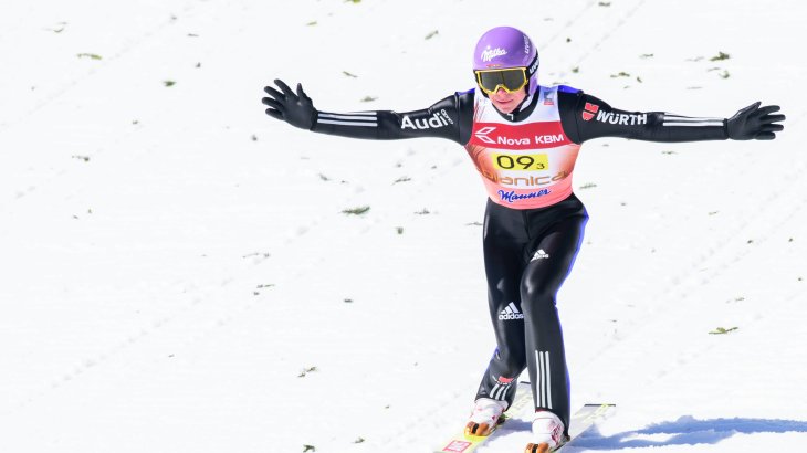 7. Andreas Wellinger, 145.500 Instagram-Follower: Im Februar 2018 erreichte er seinen größten Erfolg. Andreas Wellinger sprang zu Gold bei den Olympischen Winterspielen von der Normalschanze, auf der Großschanze ließ er Silber folgen – im Einzel und im Team. Der Oberbayer startet für den SC Ruhpolding und strebt erneut eine starke Saison an, damit er die Followerzahl als stärkster deutscher Athlet im nordischen Bereich behalten kann.