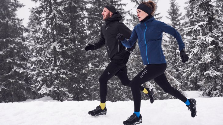 Perfekter Begleiter fürs Wintertraining: CEP Running Socks mit Merino-Wolle.