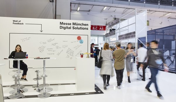 Die Digitize Fläche auf der ISPO Munich ist nur ein erster Vorgeschmack auf die ISPO Digitize im Sommer. Bei dieser Veranstaltungsreihe sind digitale Chancen und Herausforderungen das zentrale Thema. Schreiben Sie uns eine E-Mail an academy@ispo.com und lassen Sie sich automatisch benachrichtigen, sobald Tickets für den Sommer-Event verfügbar sind. 