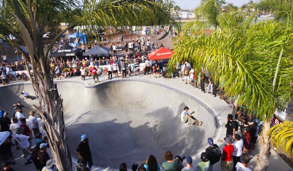 Wie in den meisten der neuen Sportarten, stellt sich in der Skateboard-Szene die Frage, ob die Olympia-Teilnahme Fluch oder Segen für die Sportart ist: Es gibt in der Szene die Befürchtung, dass Olympia dem Sport inmitten anderer angestaubter Sportarten Freiheit und Style nehmen könnte. Manche Skateboarder sehen jedoch die Chance, sich auf großer Bühne noch mehr Respekt zu verschaffen.