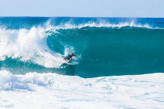 Yoga und Actionsport: Weltklasse-Surfer Kelly Slater gehört zu den Yoga-Begeisterten.