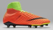 Als einziger trägt Mario Gomez den Hypervenom Phantom III von Nike, allerdings ganz in Weiß (240 Euro).