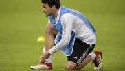 Einer von fünf Spielern, die in Adidas Predator 18.1 auflaufen werden, ist der Münchner Mats Hummels. Höchstwahrscheinlich dürfte er in Russland allerdings nicht so oft mit dem Aufwärmleibchen zu sehen sein. (219,95 Euro)