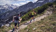 Den Berg hinauf beim Trailrunning helfen die Kompressionssocken.