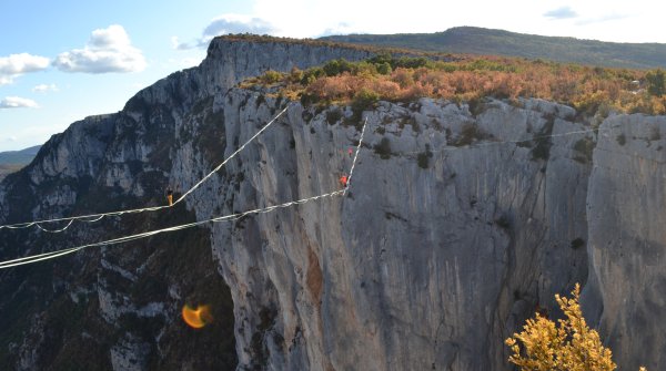 Friedrich "Friedi" Kühne at his slackline world record in southern France.