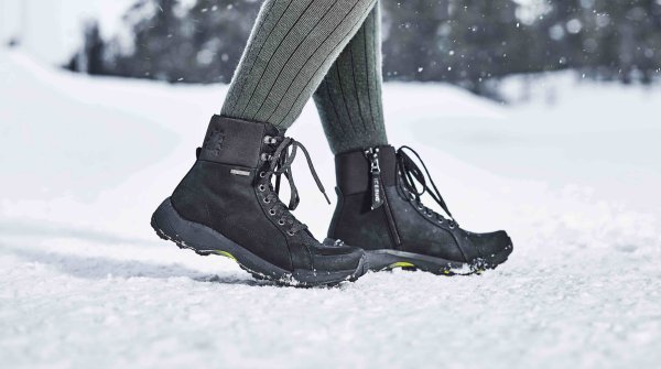 This boot is made for walking: Der Leisten und die Sohle des Modells „Solus“ sind für lange Spaziergänge im Schnee geformt. Der Stiefel liefert alles, was ein Winterschuh braucht: wasserabweisende Eigenschaften, Fleece Futter und mit der MICHELIN Winter Compound eine Sohle, die sowohl im leichten Wintereinsatz als auch im Herbst eine gute Figur macht. 