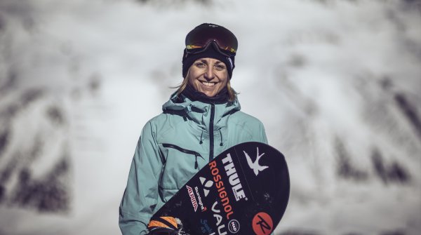 Partner von EOG und #itsgreatoutthere: Freeride-Ass Aline Bock.