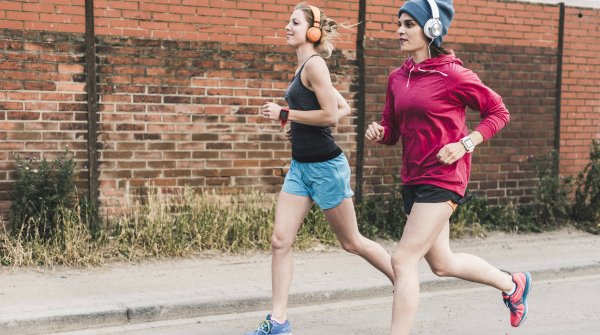 Ob Design, Layout oder Marketing: Die Laufbranche geht gezielt auf Frauen zu.