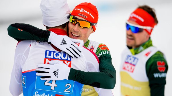 Eric Frenzel freut sich über Gold bei der WM in Seefeld