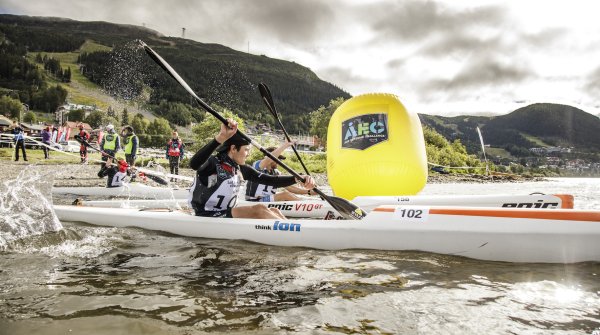 Los geht es bei der Are Extreme Challenge im Kajak.