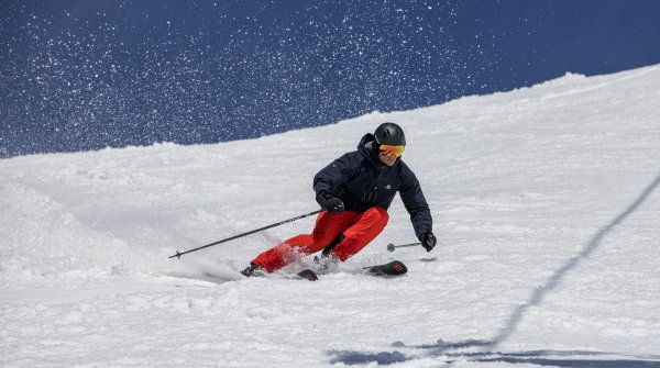 Mit Verbesserung der S/Race und S/Max Kollektionen verbessert Salomon auch das Gefühl für großartige Schwünge auf der Piste.